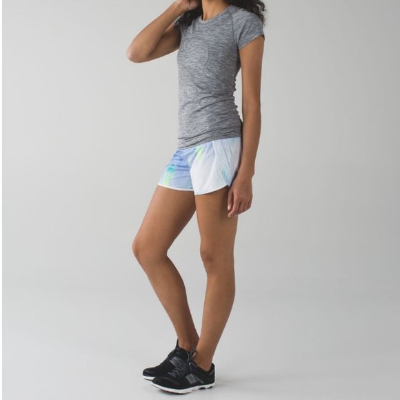 [RARE] Lululemon Run Times Short Wind Chill Sz 4 - Picture 5 of 13